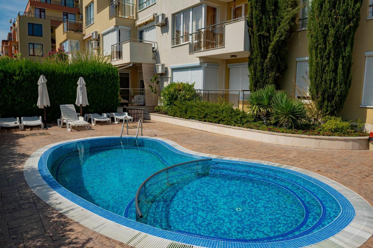 Menada Belle View Apartments Sveti Vlas Buitenkant foto