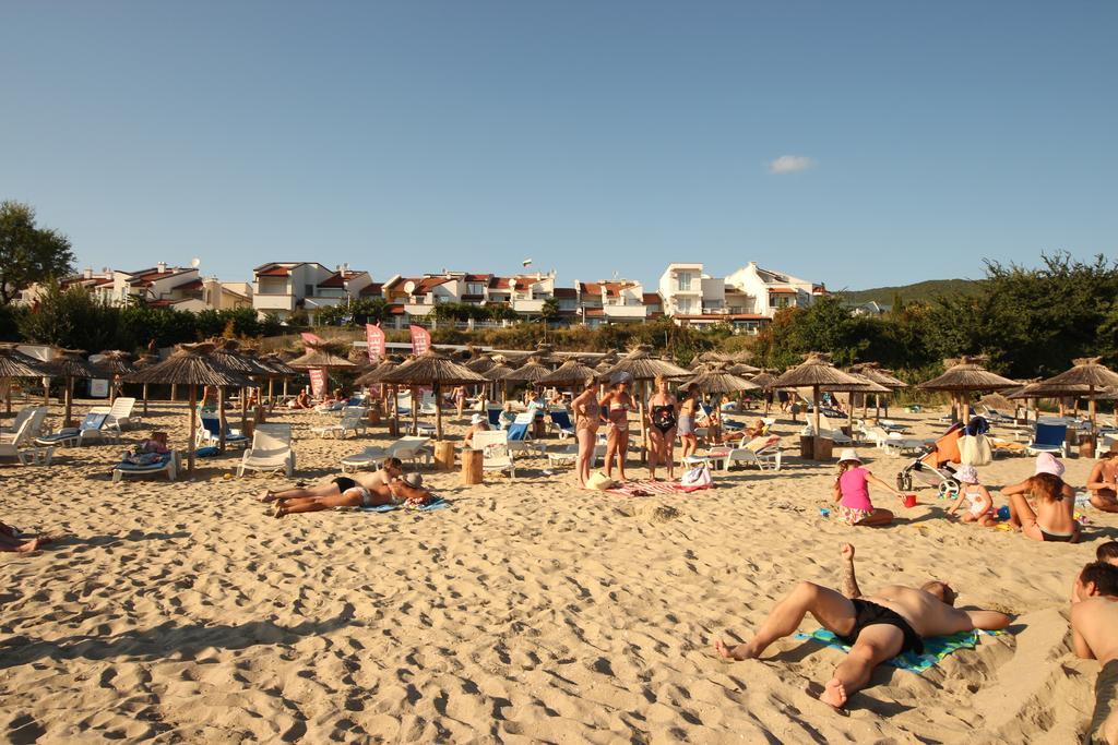 Menada Belle View Apartments Sveti Vlas Buitenkant foto