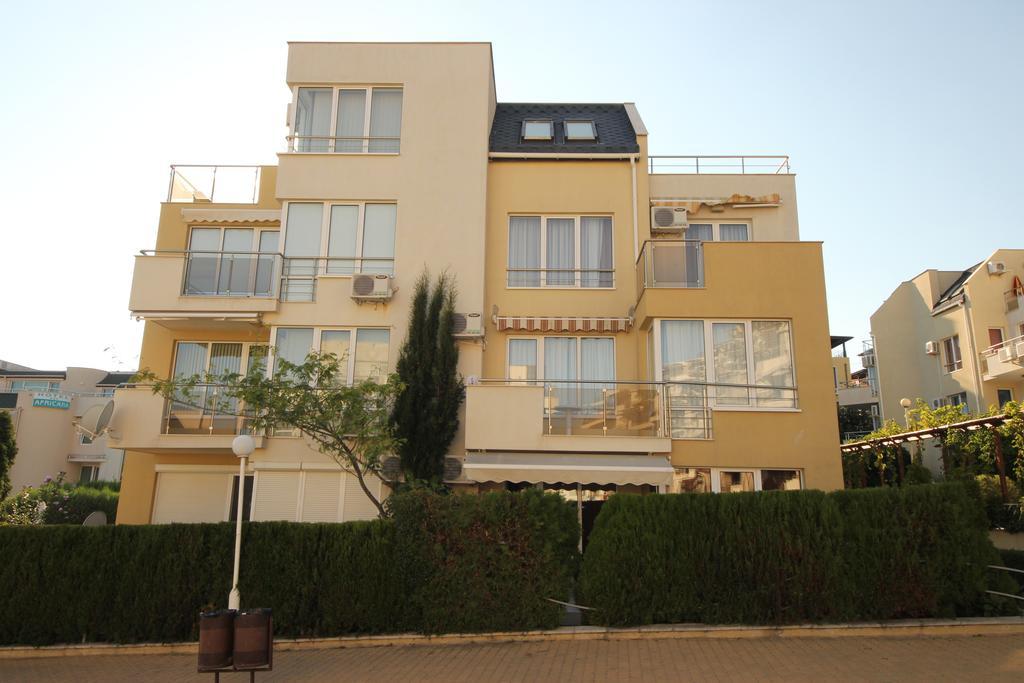 Menada Belle View Apartments Sveti Vlas Buitenkant foto